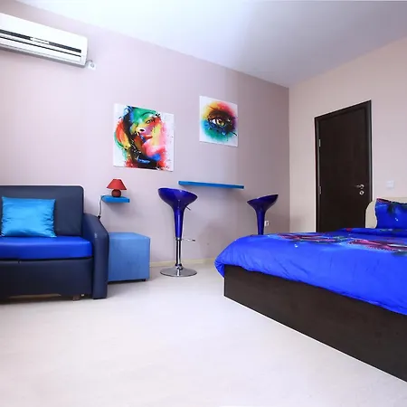 Deluxe Art Maisonettes In Panoramic Roof Complex *